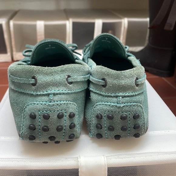 Authentic Tod’s Gommini suede driving shoes - Picture 2 of 6